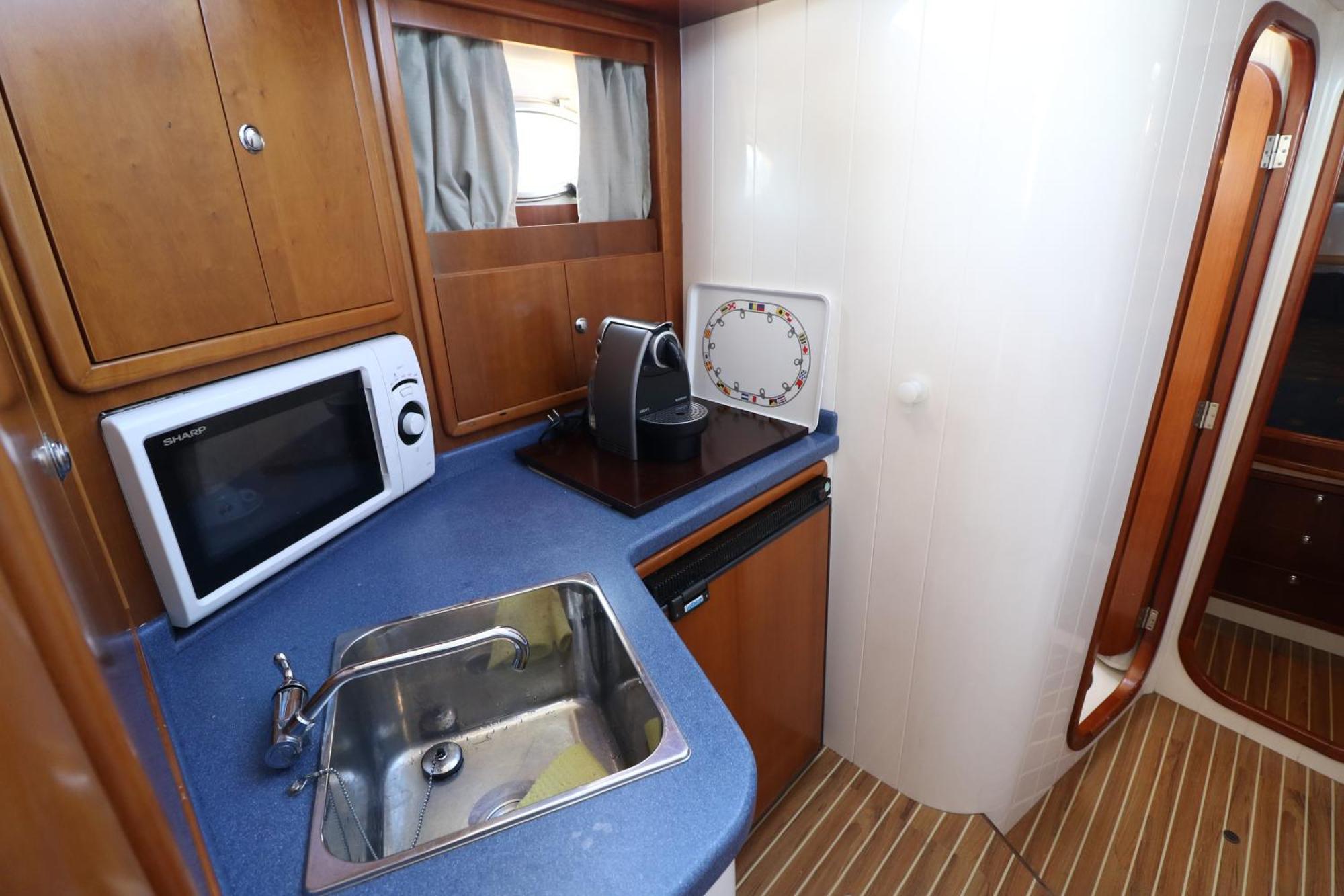 Private Yacht, We Love Our Guests Лиссабон Экстерьер фото